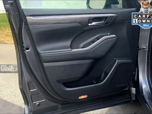 Used 2024 Toyota Highlander Platinum image 23