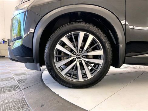 Used 2022 Nissan Pathfinder Platinum w/ Cargo Package AWD/4WD image 9