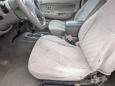 Used 2004 Toyota Tacoma PreRunner image 6