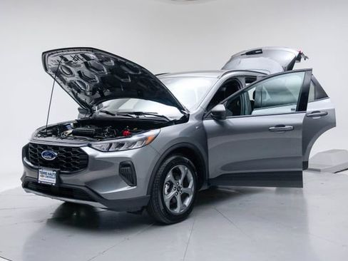 Used 2025 Ford Escape ST-Line FWD image 18