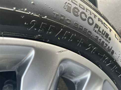 Used 2024 Buick Enclave Avenir image 32