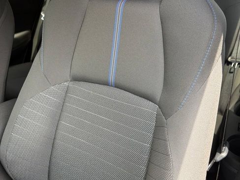 Used 2026 Toyota Corolla Cross AWD Hybrid w/ Moonroof Package image 5