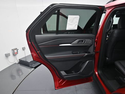 New 2026 Ford Explorer ST-Line w/ ST-Line Street Pack AWD/4WD image 10