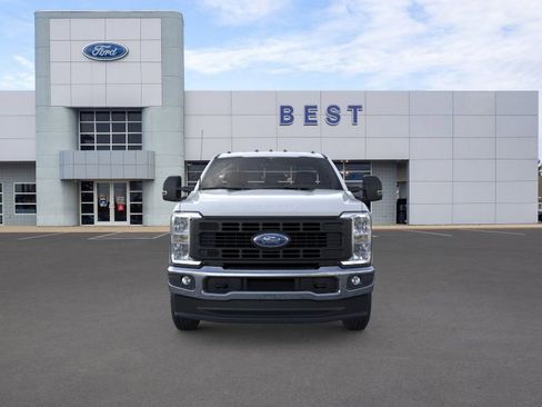 New 2026 Ford F250 XL w/ XL Chrome Package image 6