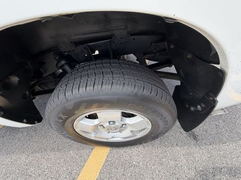 Used 2012 Toyota Tundra Limited w/ Memory Pkg AWD/4WD image 30