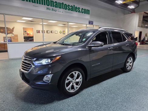 Used 2018 Chevrolet Equinox Premier AWD/4WD image 2