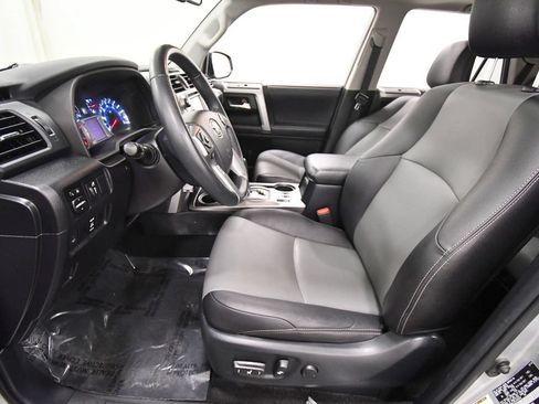Used 2018 Toyota 4Runner SR5 Premium AWD/4WD image 12