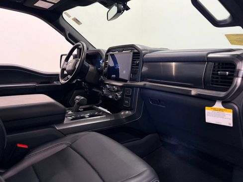Used 2025 Ford F150 Lariat AWD/4WD image 17