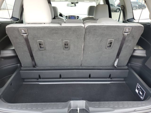 Used 2016 Honda Pilot Touring image 36