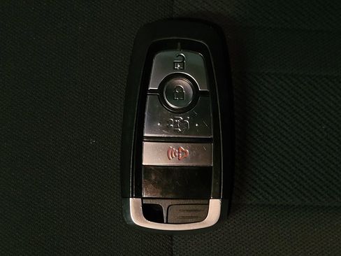 Used 2019 Ford Mustang Coupe RWD image 32