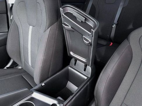 New 2026 Hyundai Elantra SE image 18