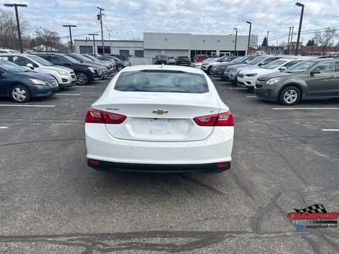 Used 2025 Chevrolet Malibu LT image 4