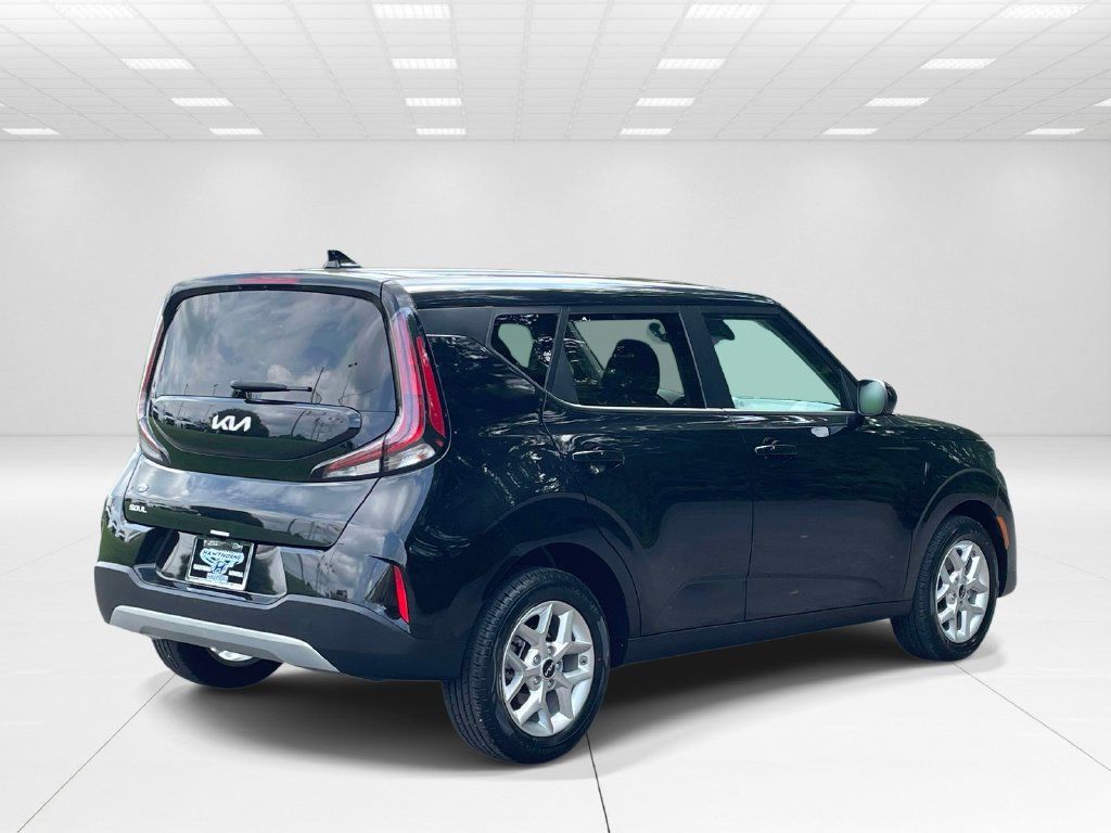 Used 2024 Kia Soul S FWD image 6
