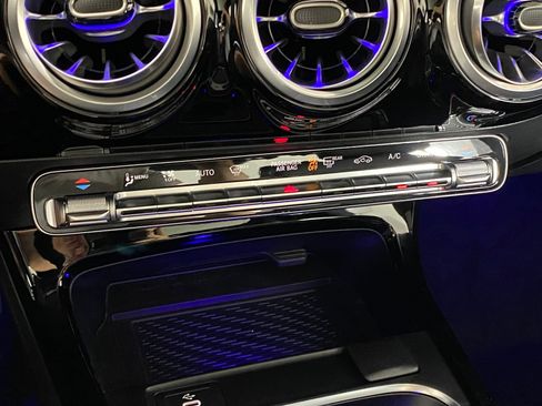 Certified 2025 Mercedes-Benz CLA 250 4MATIC image 17