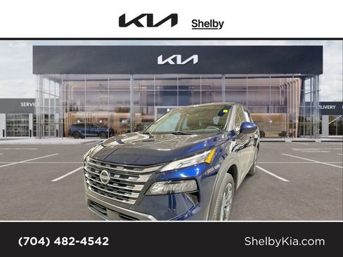 Used 2024 Nissan Rogue SV image 1