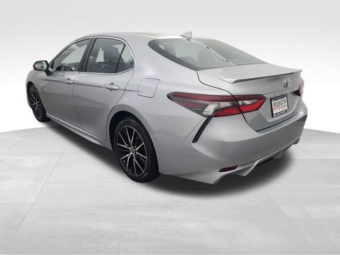 Used 2024 Toyota Camry SE image 8