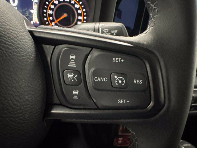 Used 2026 Jeep Gladiator Mojave AWD/4WD image 12