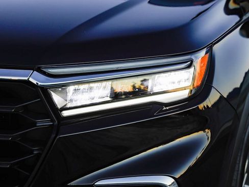 Used 2025 Honda Pilot EX-L image 5