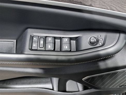 Certified 2022 Jeep Grand Cherokee Limited w/ Luxury Tech Group II image 28