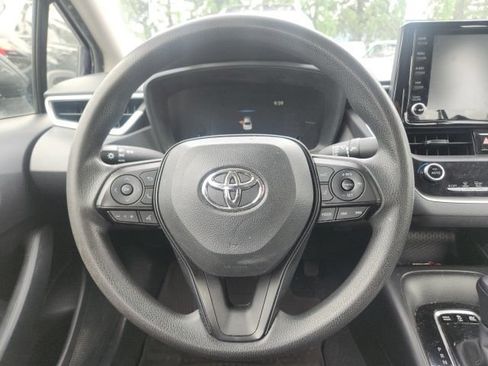 Used 2022 Toyota Corolla LE FWD image 14