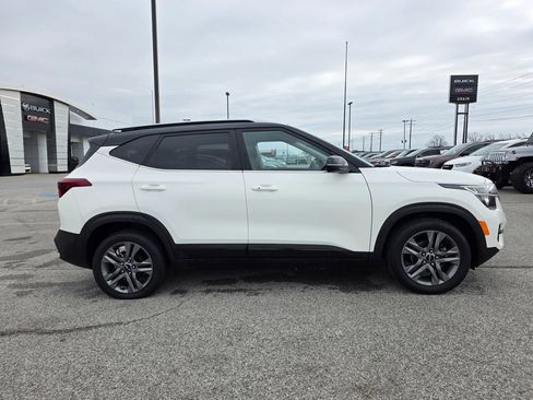 Used 2023 Kia Seltos S w/ Navigation Package image 9