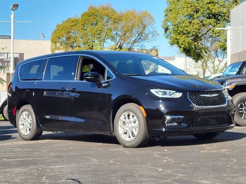New 2026 Chrysler Pacifica Select image 25