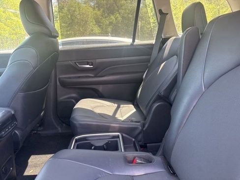 Used 2025 Toyota Grand Highlander FWD image 5