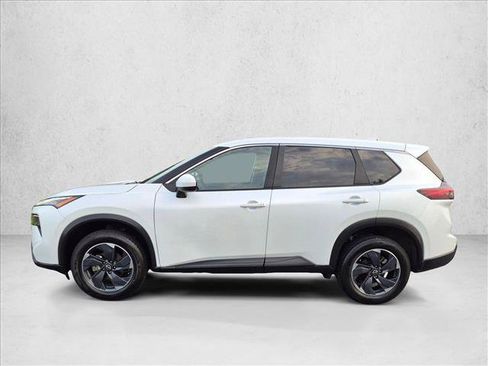 Used 2024 Nissan Rogue SV FWD image 9