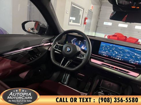Used 2024 BMW 540i xDrive w/ Premium Package AWD/4WD image 28