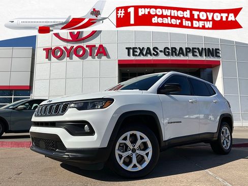 Used 2025 Jeep Compass Latitude image 1