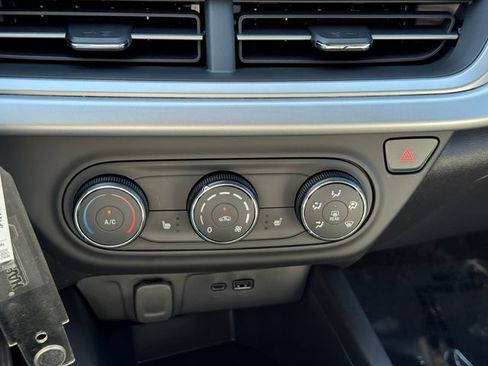 New 2026 Chevrolet Trax RS w/ Sunroof Package FWD image 18