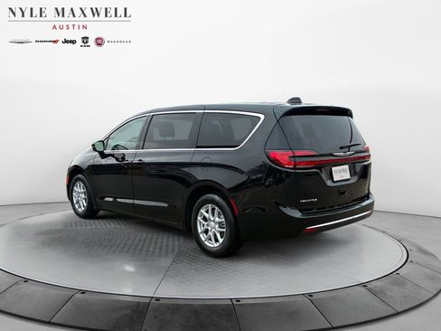 New 2026 Chrysler Pacifica Select FWD image 14