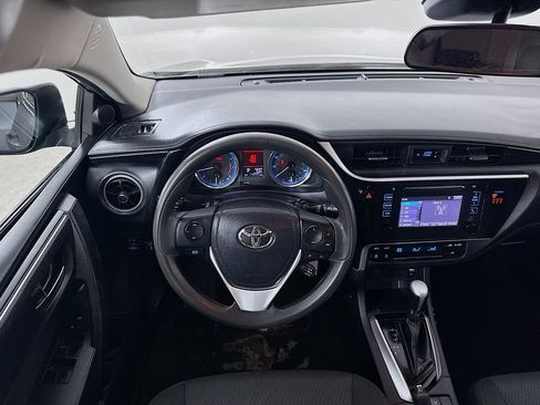 Used 2019 Toyota Corolla L image 21