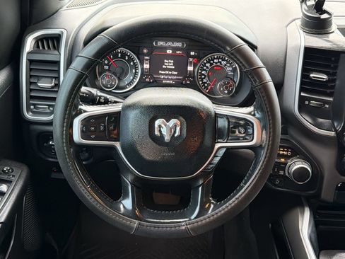 Used 2022 RAM 1500 Big Horn w/ Night Edition AWD/4WD image 10