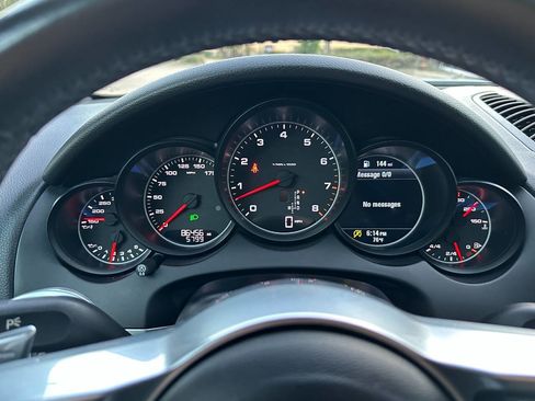 Used 2016 Porsche Cayenne image 36