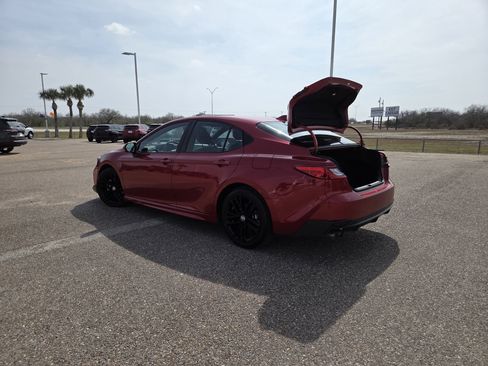 Used 2025 Toyota Camry SE image 23