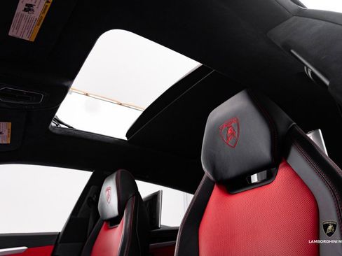 Used 2019 Lamborghini Urus image 33