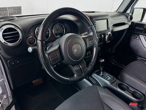 Used 2018 Jeep Wrangler Unlimited Rubicon w/ Cold Weather Group AWD/4WD image 14