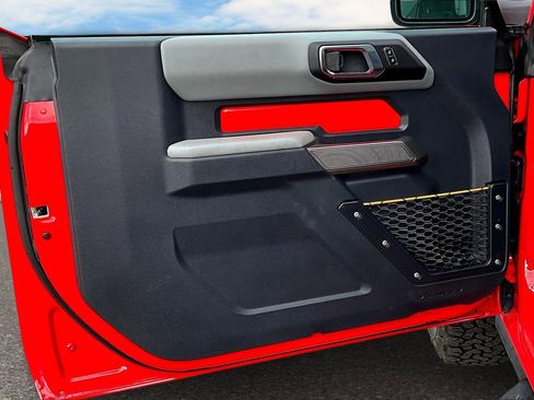 Used 2023 Ford Bronco Badlands image 12