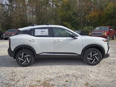 New 2026 Nissan Kicks SV w/ Cold Weather Package FWD image 9