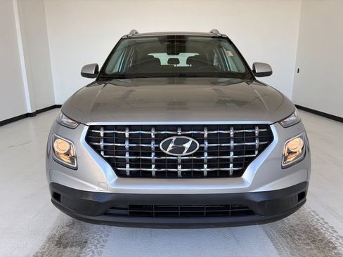 Used 2024 Hyundai Venue SEL FWD image 17