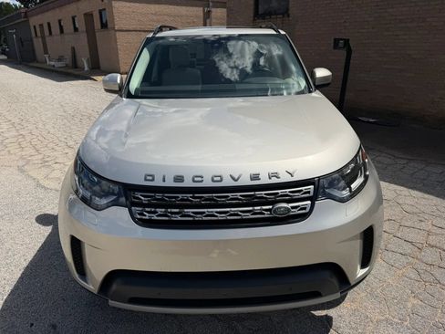Used 2017 Land Rover Discovery HSE AWD/4WD image 3