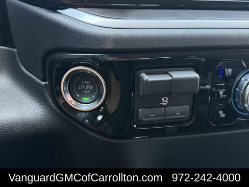 New 2026 GMC Sierra 1500 SLT AWD/4WD image 18