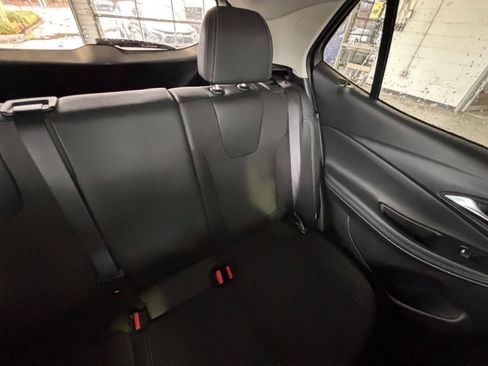 Used 2025 Buick Encore GX Preferred image 40