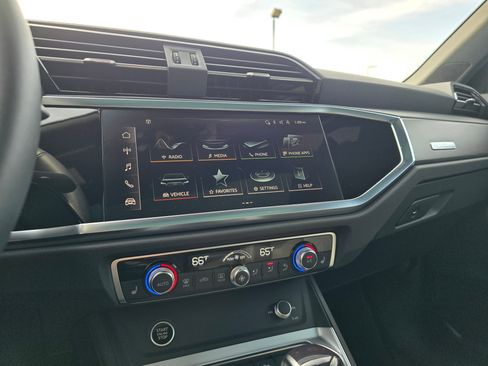 Certified 2025 Audi Q3 2.0T Premium w/ Convenience Package image 50