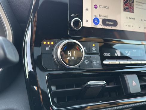 Certified 2023 Toyota Highlander XSE image 23