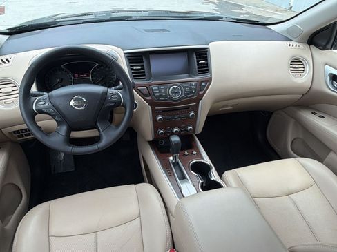 Used 2019 Nissan Pathfinder Platinum w/ Cargo Package FWD image 16