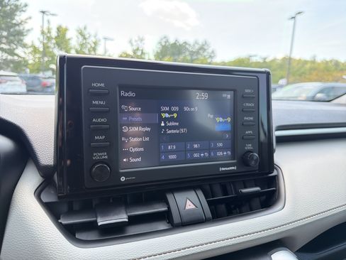 Certified 2022 Toyota RAV4 XLE FWD image 6