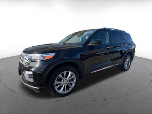 Used 2024 Ford Explorer Limited AWD/4WD image 7