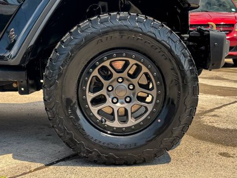 Used 2022 Jeep Wrangler Unlimited Rubicon w/ Xtreme Recon 35" Tire Package AWD/4WD image 18